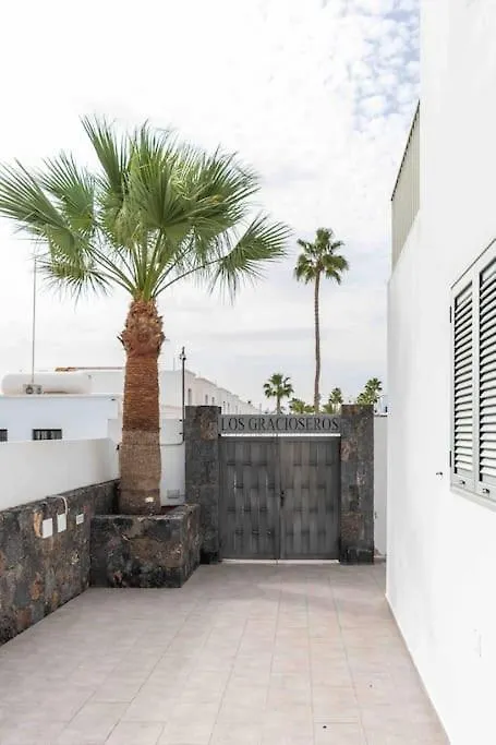 Gracioseros 111 Ground Floor Cozy Apartment Tias